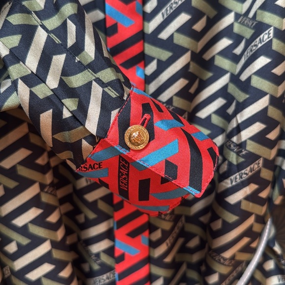 ⭐️⭐️⭐️SOLD ⭐️⭐️⭐️VERSACE La Greca Monogram Print Long sleeve silk shirt dress - Picture 13 of 17